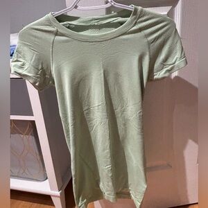 Lululemon Swiftly Tech Short-Sleeve Shirt 2.0